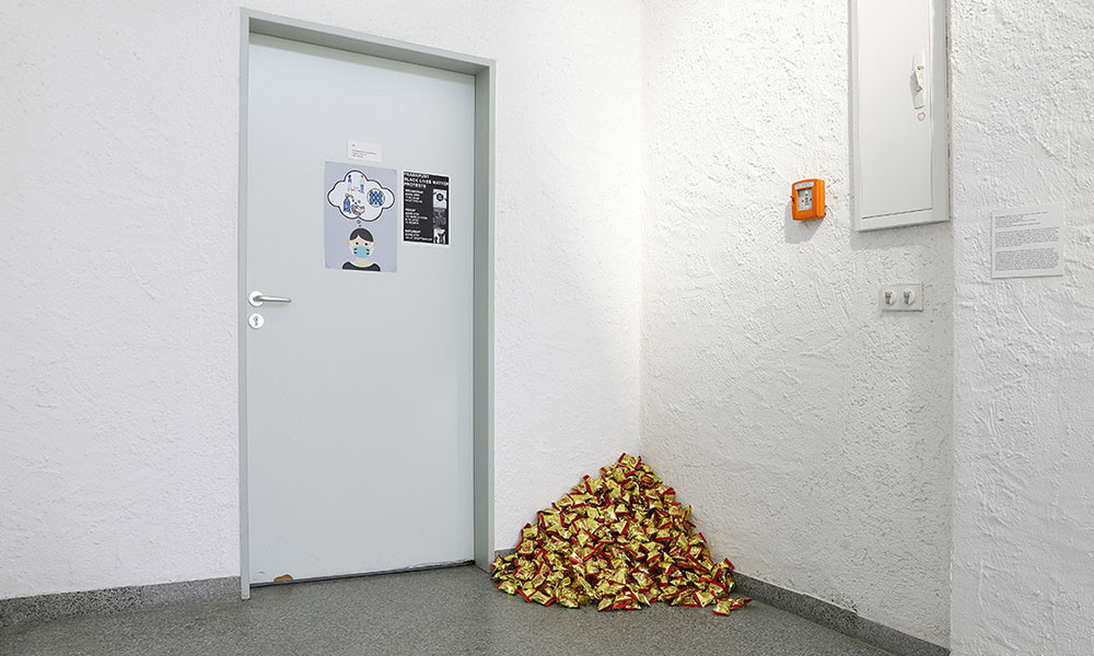 Kunstinstallation von Felix GonzalezTorres mit dem Titel Fortune Cookie Corner