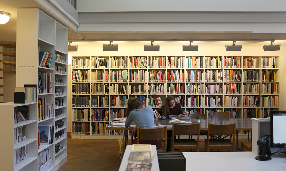 View of the Städelschule library