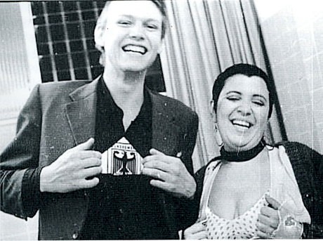 Michael und Susi bei Höfers im Badezimmer 1973 Foto Klaus vom Bruch