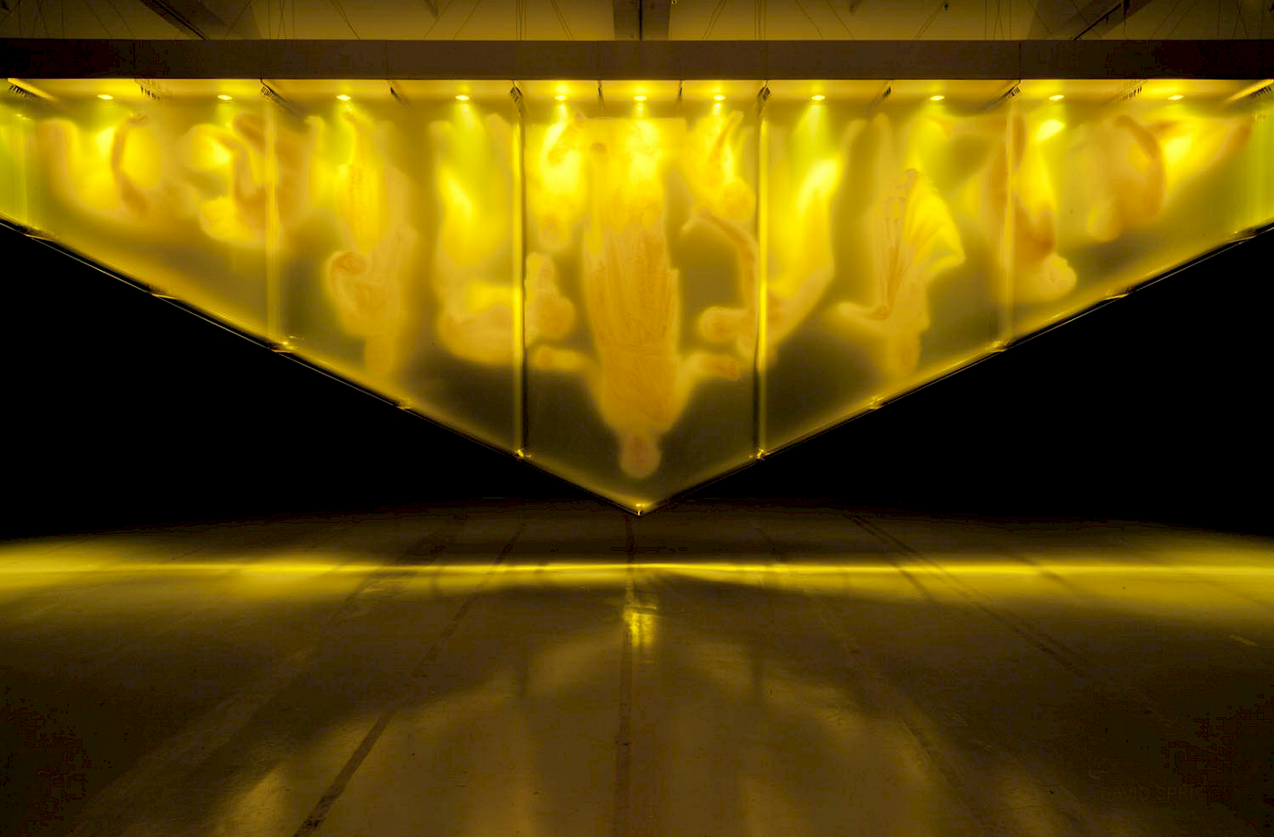 David Spriggs, Gold, 2017, materials: Painted Layered Transparencies, metal-framework and light-box), photo: Courtesy of the artist.